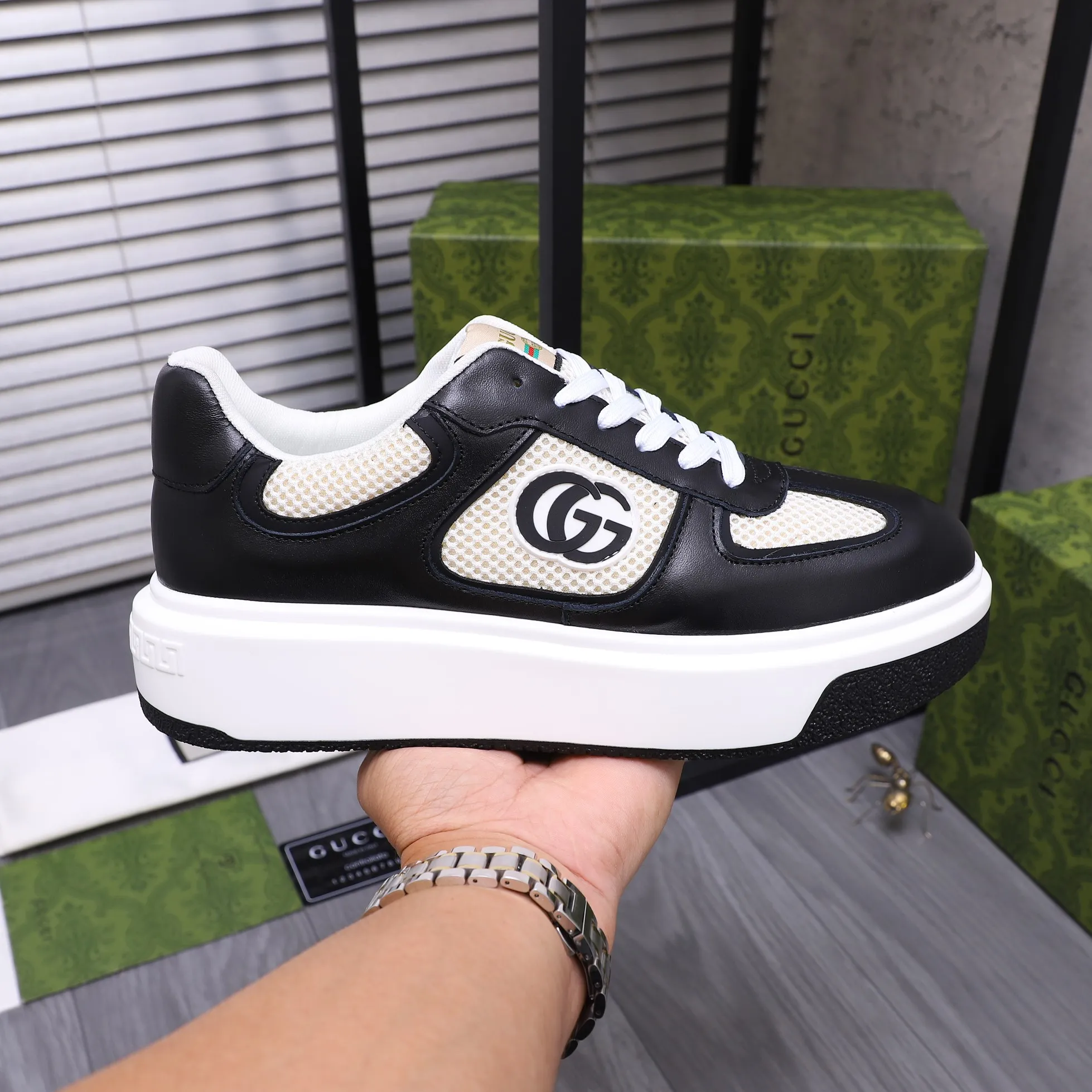 Men's shoes 💰460 Product trademark: GUCCI "Gucci" men's casual sneakers Regular size: 38-44 Product material: Selected cowhide stitching mesh mesh lining cowhide insole rubber outsole